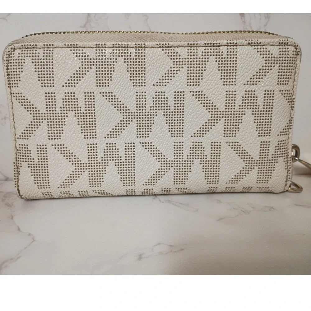 MICHAEL KORS Jet Set Vanilla Leather Zip-Around Continental Wallet - EUC